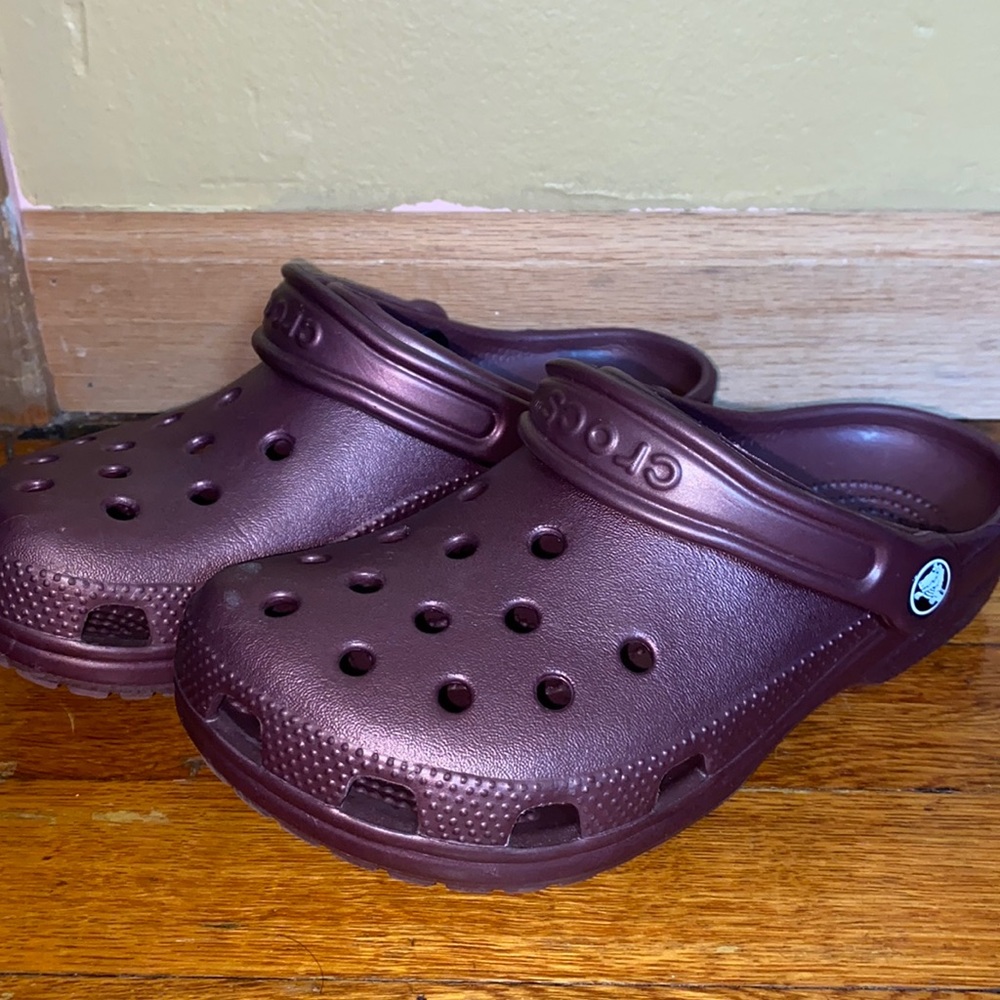 Maroon Crocs !